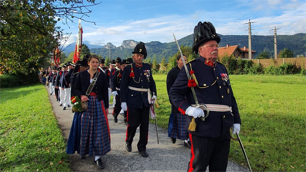Historische Schützenkompanie Puch beim Erntedankfest | ©TVB Puch