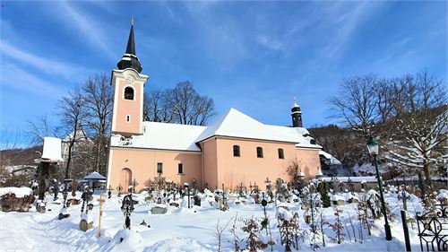 Winterliche Wallfahrtskirche St. Jakobus der Ältere | ©TVB Puch