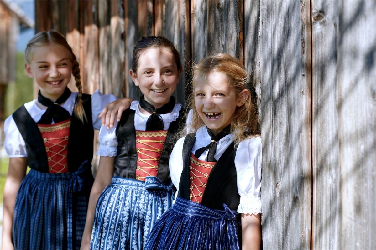 Kinder in der Tennengauer Festagstracht | ©Salzburgerland Tourismus - Edward Gröger
