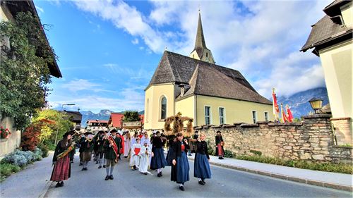 Erntedankfest bei der Pfarrkirche Puch | ©TVB Puch