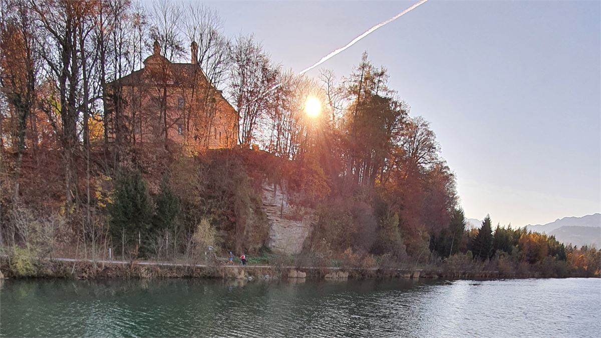Schloss Urstein - Blick vom Ursteinsteg | ©TVB Puch