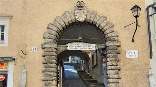 Tor in der Linzergasse auf den Kapuzinerberg
