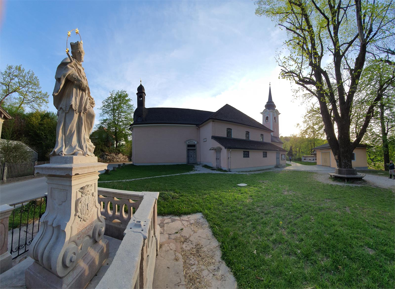 Wallfahrtskirche und Nepomukstatue in St. Jakob am Thurn | ©TVB Puch