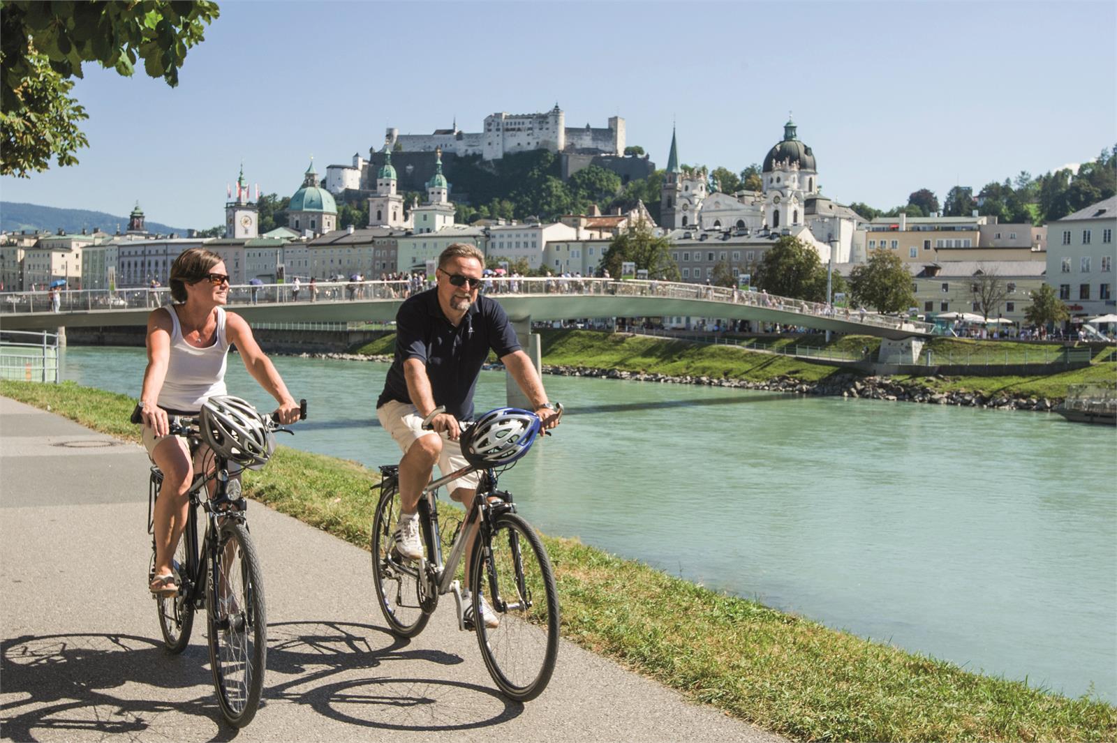 Radfahren am Tauernradweg in die Stadt Salzburg | ©Tourismus Salzburg