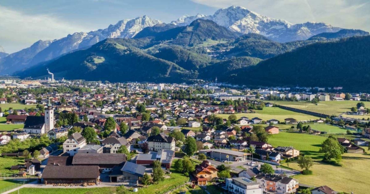 Marktgemeinde Oberalm mit Blick auf den Winklhof © Martin Strasser