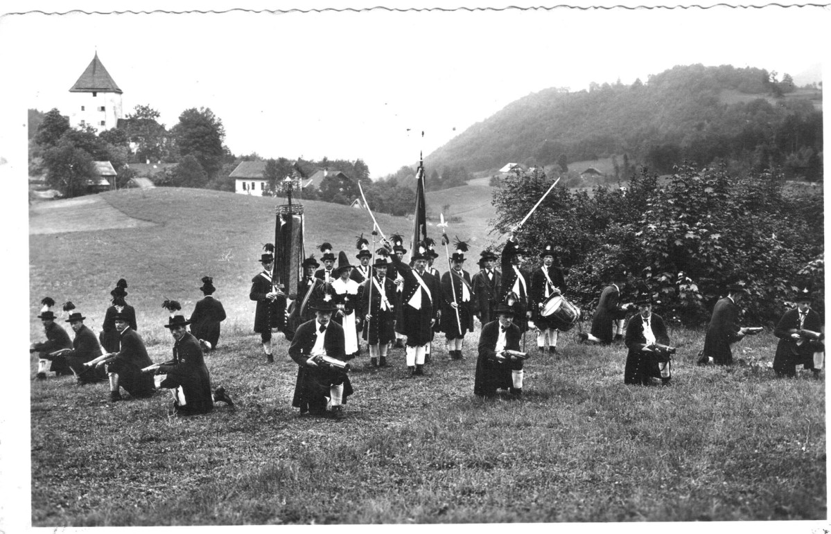 Jakobischützen St. Jakob vor den Schlossturm 1937 © Jakobischützen