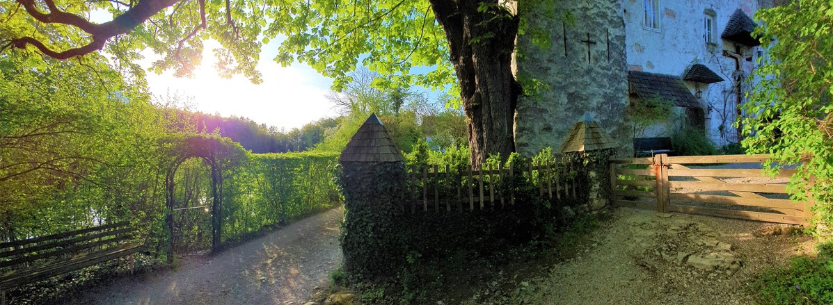 Sonnenuntergang beim Schlossturm St. Jakob ©TVB Puch