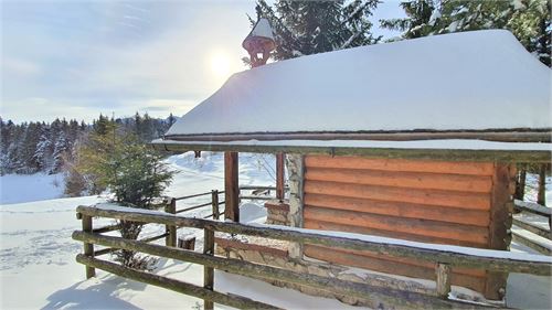 Hubertuskapelle auf der Schönalm mit Blick in das Wiestal | ©TVB Puch