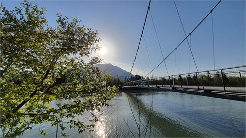 Ursteinsteg mit Untersberg im Blick | ©TVB Puch