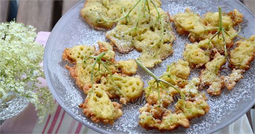 Hollerblüten gebacken