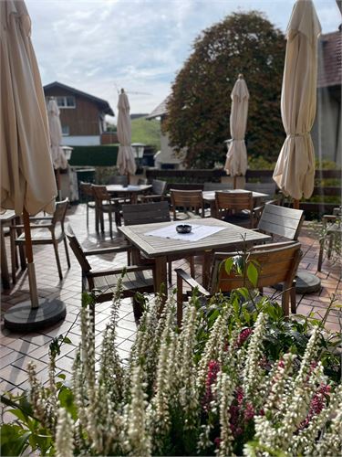 Terrasse in der Herbstsonne