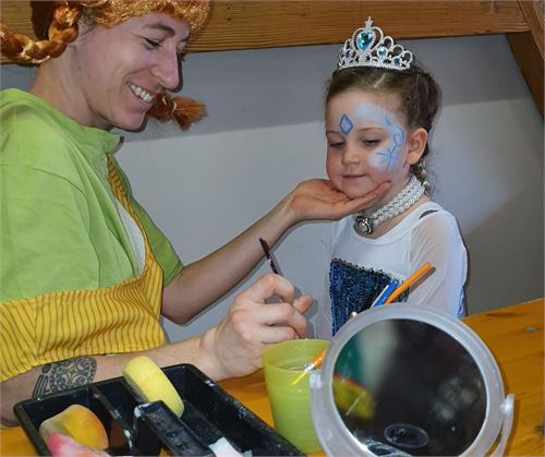 Kinderfasching in Puch - Kinderschminken