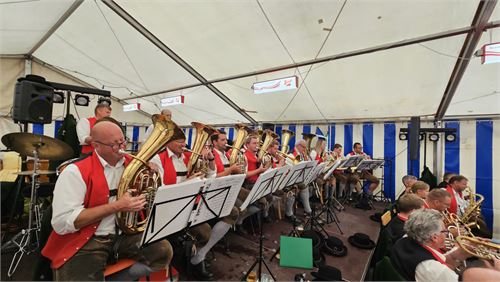 Jakobikirtag 2024 - Festzelt