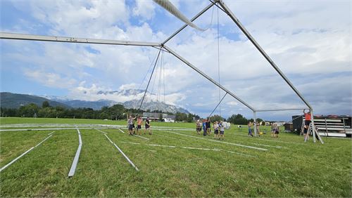 Zeltaufbau TV Puachstoana 75 Jahre 2024