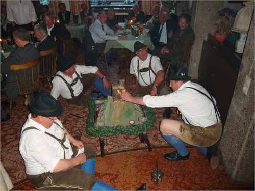 Die Burg - Schlosstanz vom TV D´Puachstoana