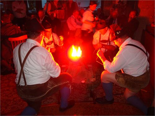 Die Burg - Schlosstanz vom TV D´Puachstoana