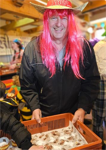 Kinderfasching Puch - Gratis Krapfen der Gemeinde