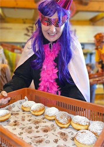 Kinderfasching Puch - Gratis Krapfen der Gemeinde