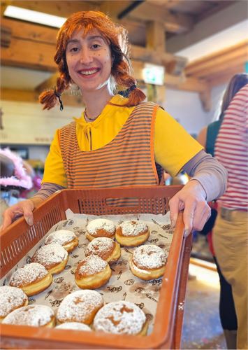 Kinderfasching Puch - Gratis Krapfen der Gemeinde