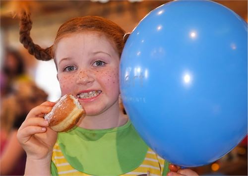 Kinderfasching Puch - Gratis Krapfen der Gemeinde