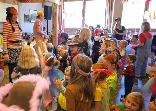Kinderfasching beim Kirchenwirt in Puch
