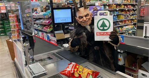 Rifer Acheteifen beim Spar in Puch