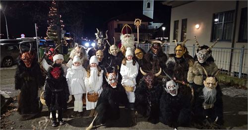 Kinderkrampusse beim Krampuslauf in Puch