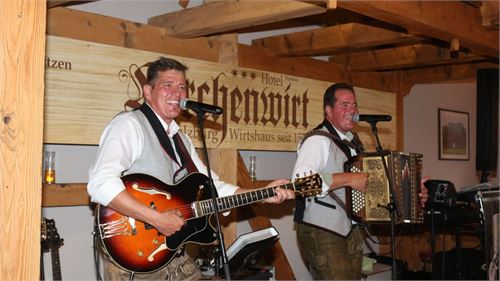 Zwoa Zylinder beim Kirchenwirt