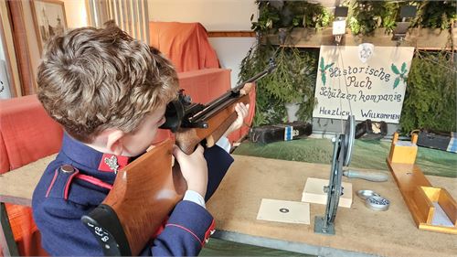 Zimmergewehr-Preisschiessen Schützenball Puch