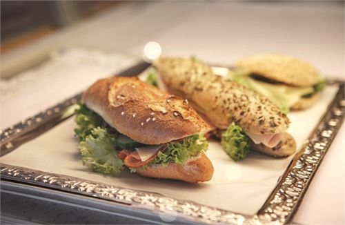 Snack vom Bio-Bäckerei Pföss in Puch