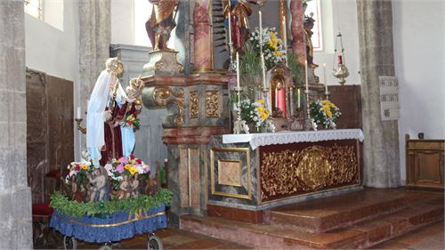 Maria Statue Pfarrkirche Puch